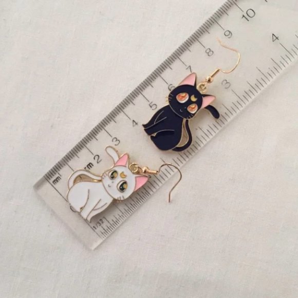 🍏50% OFF/3+...Set of 5 Sailor Moon Characters and 2 Cats Earrings - Picture 12 of 13